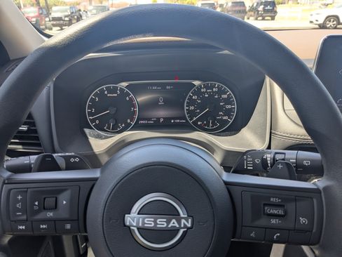 Used 2023 Nissan Rogue S AWD/4WD image 29