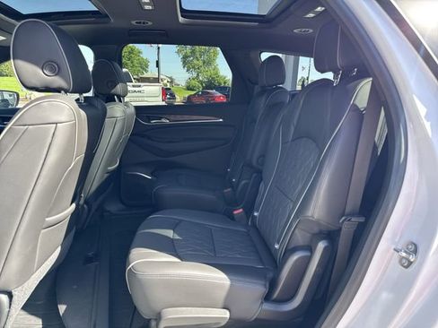Used 2024 Buick Enclave Avenir AWD/4WD image 26