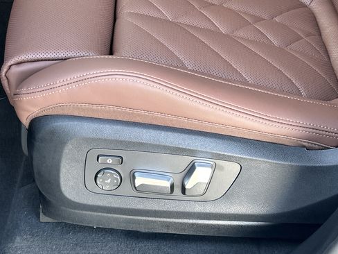 Used 2026 BMW X5 xDrive50e AWD/4WD image 28