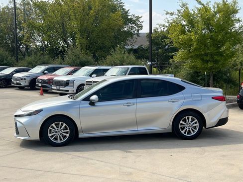 Used 2026 Toyota Camry LE FWD image 6