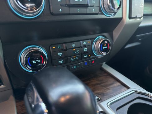 Used 2020 Ford F150 Lariat w/ Equipment Group 502A Luxury image 26