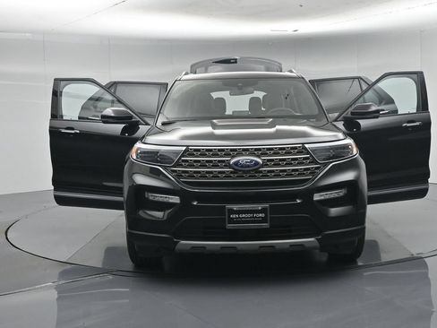 Certified 2023 Ford Explorer King Ranch w/ Technology Package AWD/4WD image 39