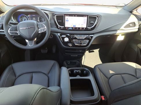 New 2026 Chrysler Pacifica Select image 20