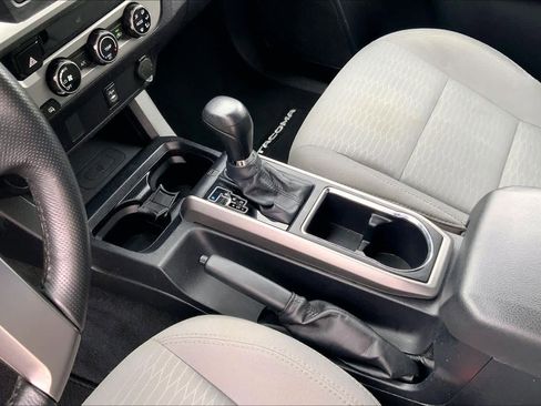 Used 2017 Toyota Tacoma SR5 w/ Tow Package image 17