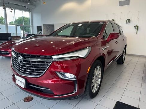 Certified 2023 Buick Enclave Essence w/ Experience Buick Package AWD/4WD image 29