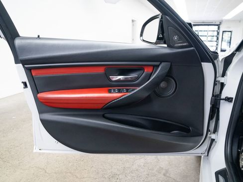 Used 2017 BMW M3 RWD image 22