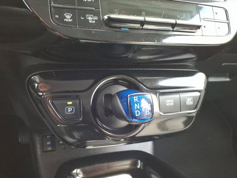 Used 2016 Toyota Prius image 24