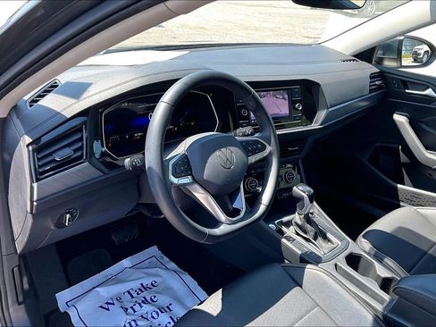 Certified 2023 Volkswagen Jetta SE image 14