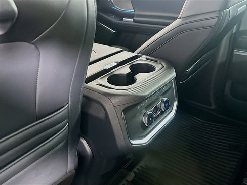 Used 2025 Ford Expedition Tremor image 28