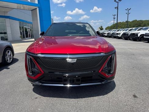 Used 2025 Cadillac Lyriq Sport AWD/4WD image 10