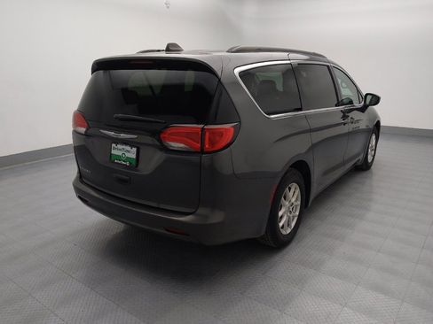 Used 2021 Chrysler Voyager Lxi image 9
