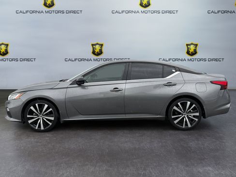 Used 2022 Nissan Altima 2.0 SR image 2