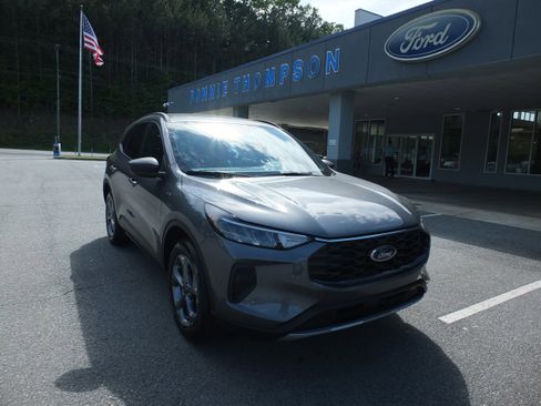 Used 2025 Ford Escape ST-Line AWD/4WD image 1