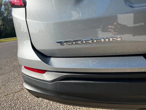 Used 2024 GMC Terrain SLE image 15