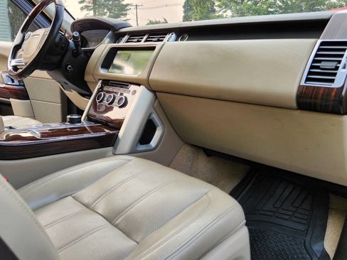 Used 2017 Land Rover Range Rover HSE image 46