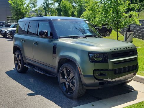 New 2026 Land Rover Defender 110 S AWD/4WD image 10
