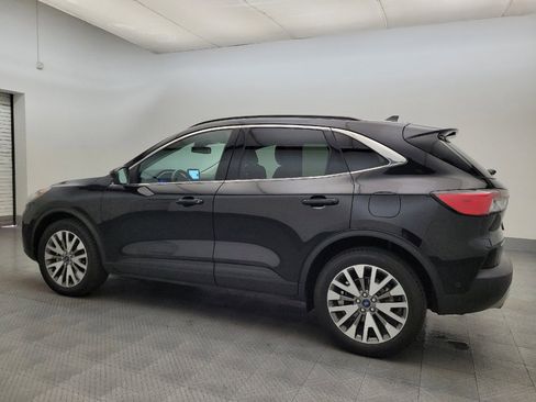 Used 2021 Ford Escape Titanium image 3