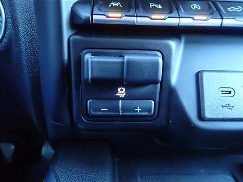 Used 2022 GMC Sierra 1500 SLT w/ SLT Premium Plus Package image 22