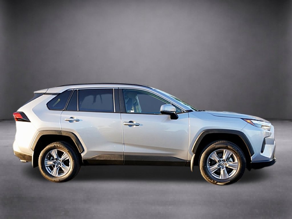 Used 2024 Toyota RAV4 XLE FWD image 3