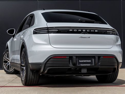 Certified 2026 Porsche Macan 4 Electric AWD/4WD image 3