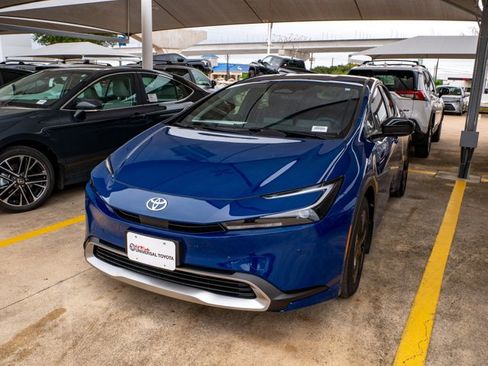 New 2026 Toyota Prius Plug-In Hybrid FWD image 1