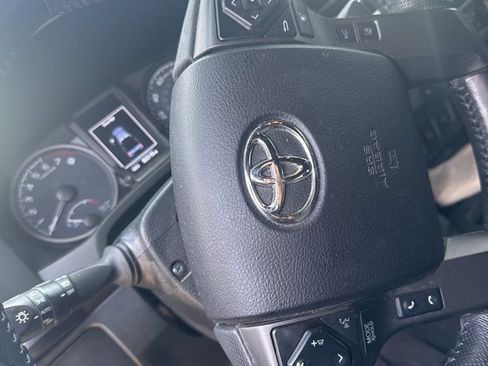 Used 2021 Toyota Tacoma TRD Sport w/ Technology Package image 9