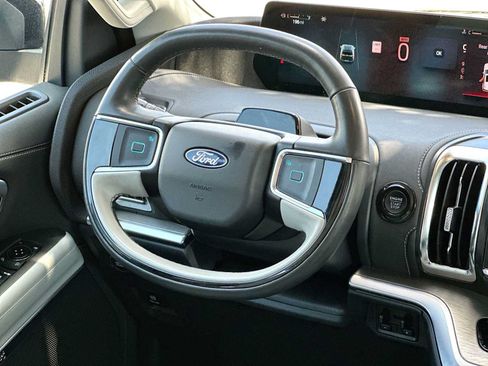 Used 2025 Ford Expedition Platinum w/ Driver's Package AWD/4WD image 27