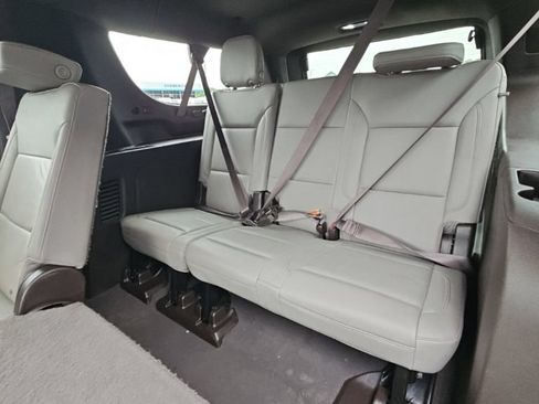 Used 2022 Chevrolet Suburban Z71 AWD/4WD image 21