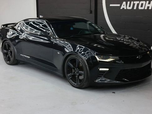 Used 2016 Chevrolet Camaro SS RWD image 9