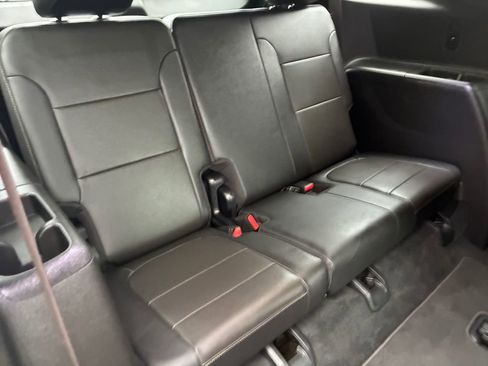 Used 2023 Chevrolet Traverse Premier image 5