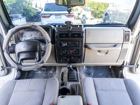 Used 2003 Jeep Wrangler Sahara image 17