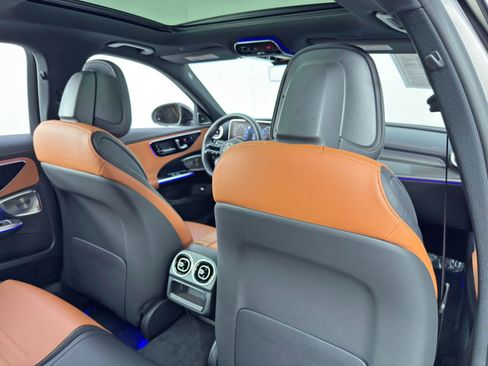 Used 2024 Mercedes-Benz C 43 AMG 4MATIC Sedan image 44