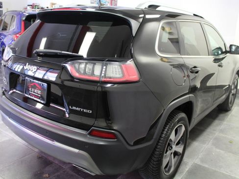 Used 2019 Jeep Cherokee Limited AWD/4WD image 6