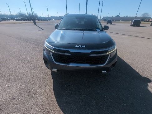 Used 2024 Kia Seltos EX image 8