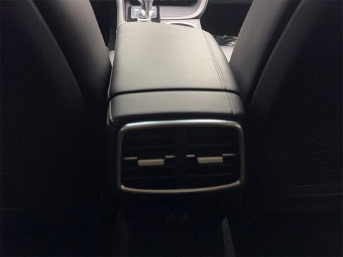 Used 2025 Genesis G70 2.5T image 72