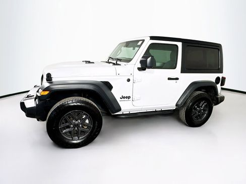 Used 2024 Jeep Wrangler Sport S image 4