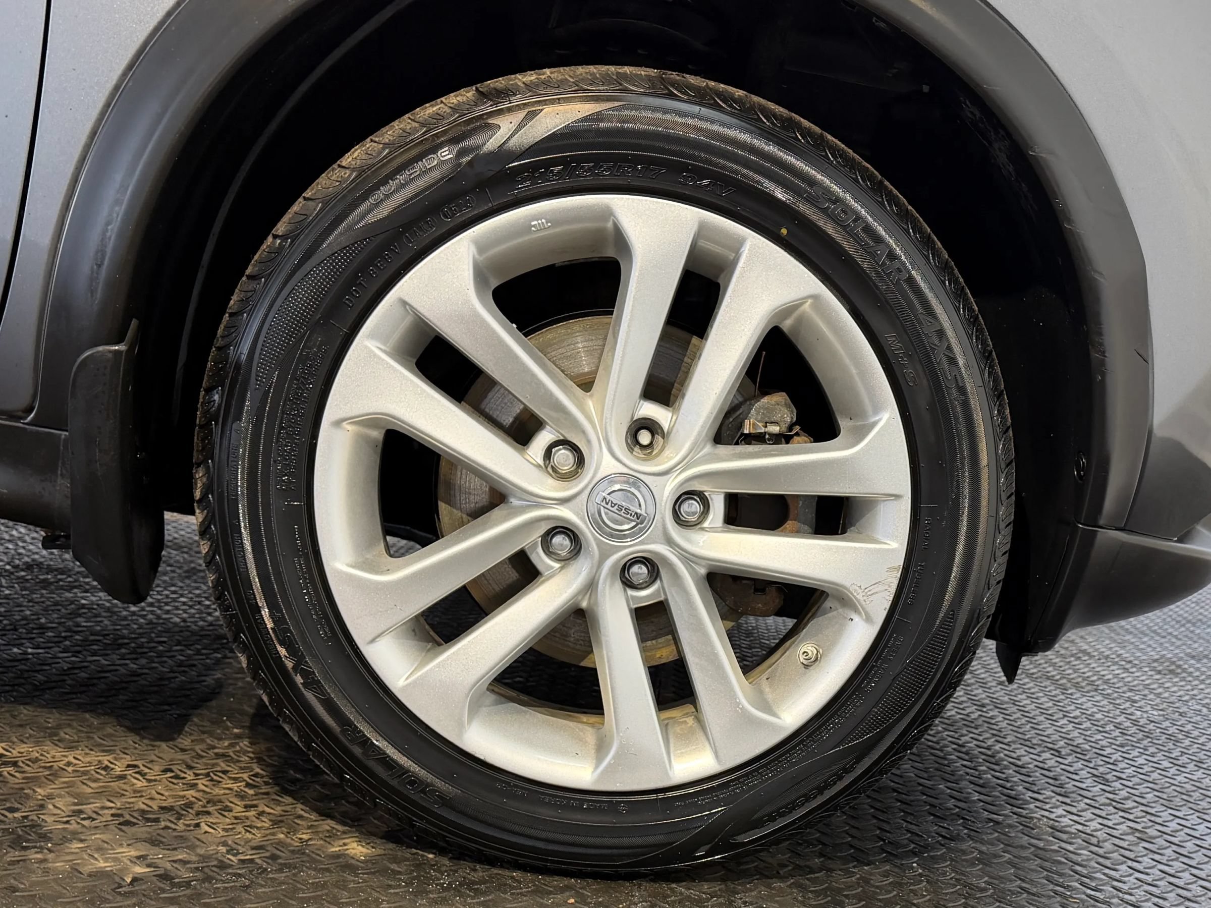 Used 2015 Nissan Juke SV FWD image 11