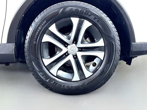 Used 2018 Toyota RAV4 LE AWD/4WD image 36