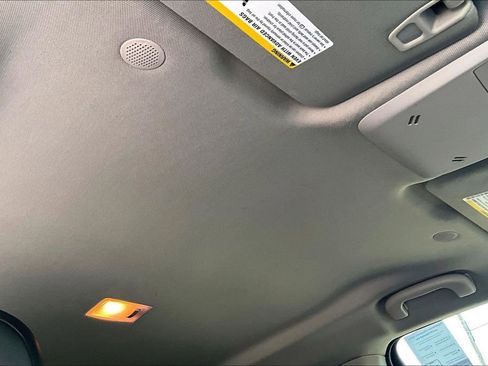 Used 2021 Buick Encore Preferred AWD/4WD image 15