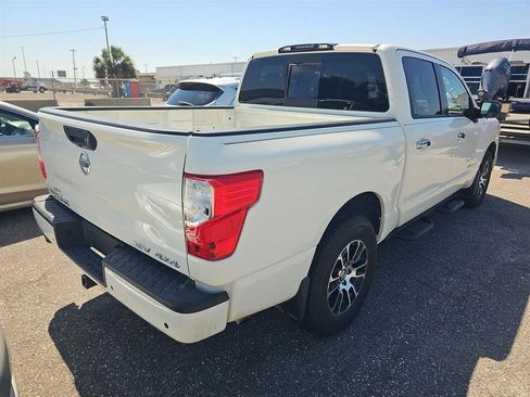 Used 2021 Nissan Titan SV w/ SV Convenience Package AWD/4WD image 4