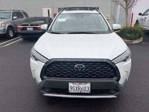 Used 2023 Toyota Corolla Cross LE image 2