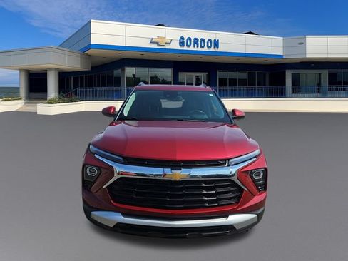 Used 2024 Chevrolet TrailBlazer LT w/ Convenience Package FWD image 9