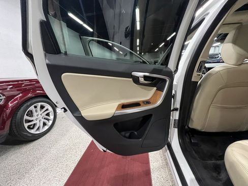 Used 2017 Volvo XC60 T5 Inscription w/ Preferred Option Package image 24