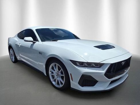Used 2025 Ford Mustang GT Premium RWD image 5