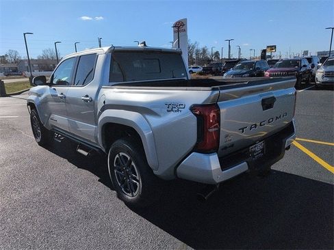 Used 2024 Toyota Tacoma TRD Sport image 5