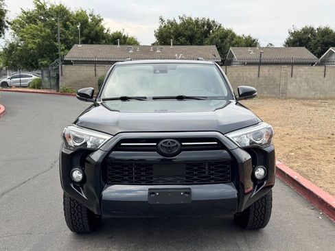 Used 2020 Toyota 4Runner SR5 Premium AWD/4WD image 5