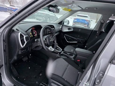 Certified 2023 Kia Soul LX w/ LX Technology Package image 14