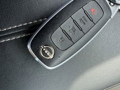Used 2025 Nissan Sentra SV FWD image 30