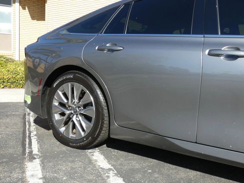 Used 2023 Toyota Mirai image 8