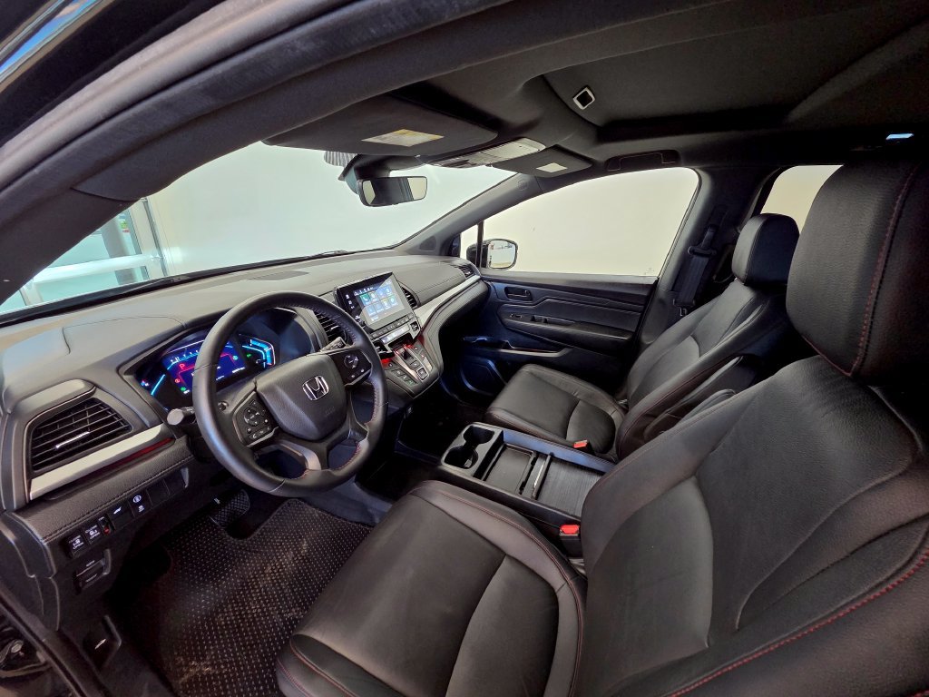 Used 2023 Honda Odyssey Sport image 11